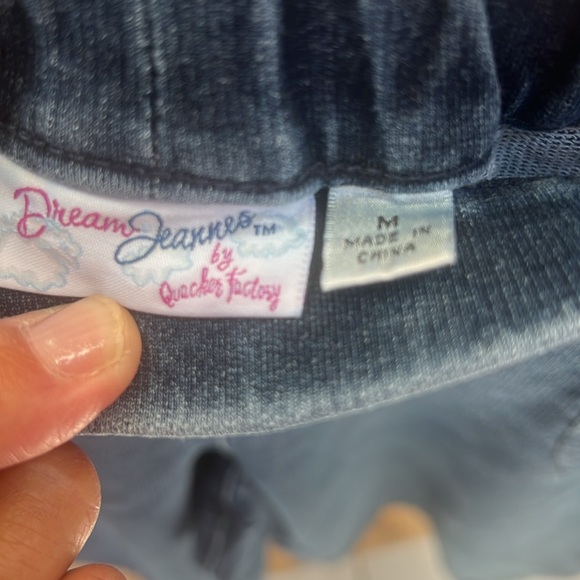 Women’s Dream Jeanne’s by Quackery Factory Capri jeans - Picture 5 of 6